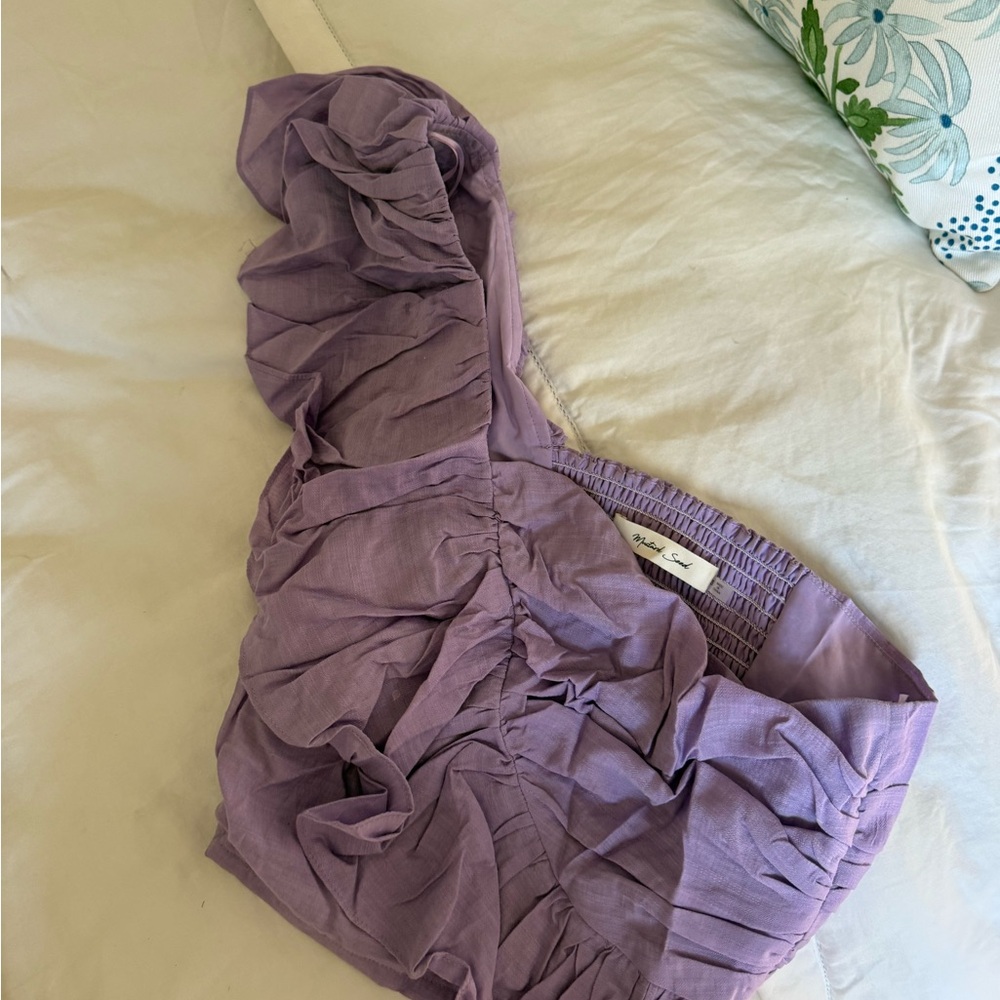 Size Small Ruffle shoulder top - Picture 5 of 5